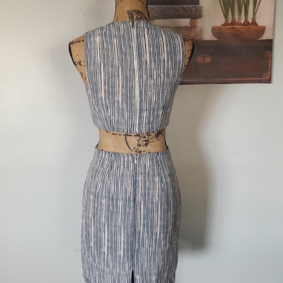 Forever  21 drees 🦋 - Picture 3 of 8